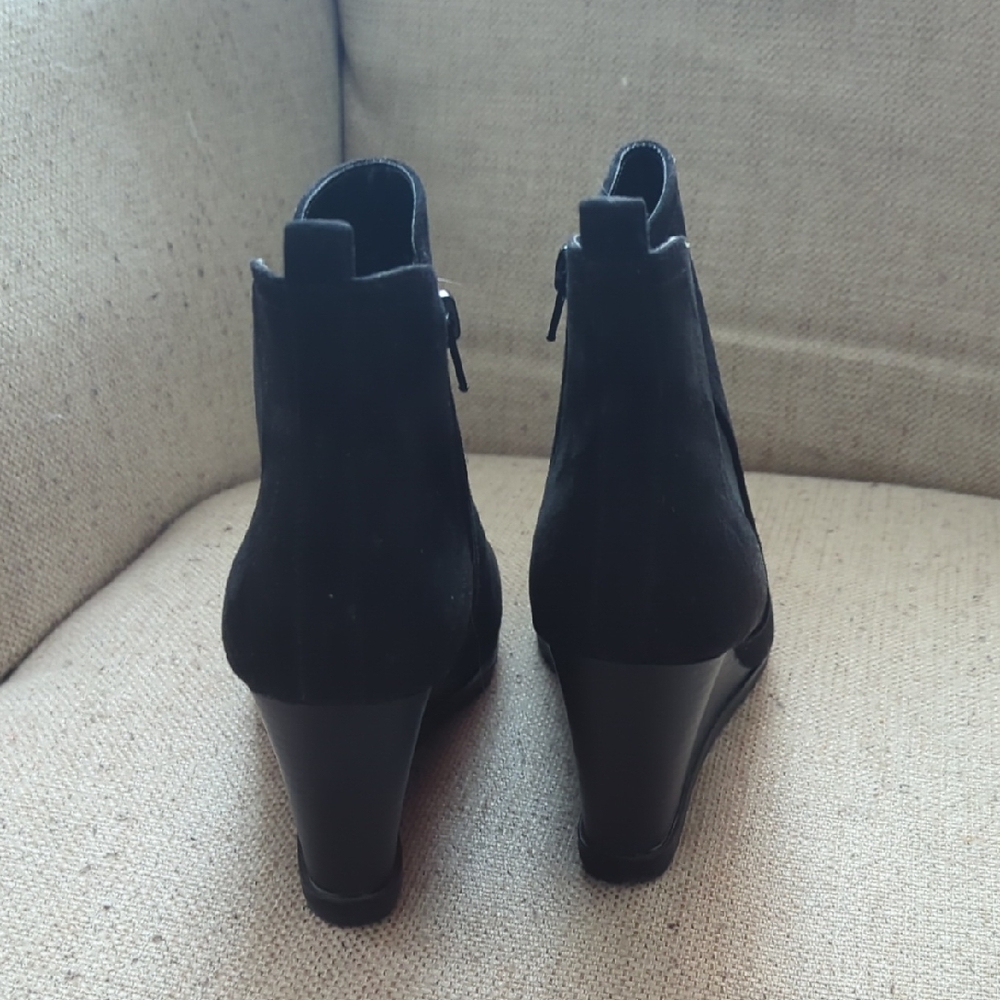 Unisa Elegant Black Ankle Boots Size 7.5 - Picture 2 of 5